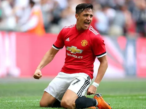 Đưa MU vào chung kết, Sanchez muốn thâu tóm danh hiệu vào mùa sau