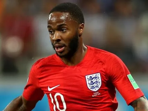Sterling là điểm tối trong màn hủy diệt của ngưới Anh trước Panama