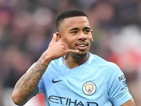 Sterling rực sáng, Jesus lại được dịp "gọi mẹ"