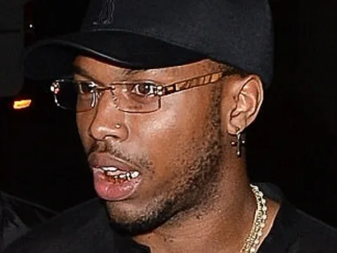 Sturridge diện răng vàng đi ăn sinh nhật Clyne