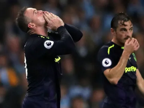Sút tung lưới Man City, Rooney nhắn 'lời yêu' tới Man Utd