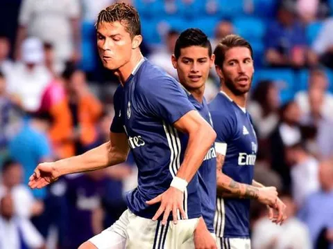 Sút tung lưới Sevilla, Ronaldo lập kỷ lục khủng