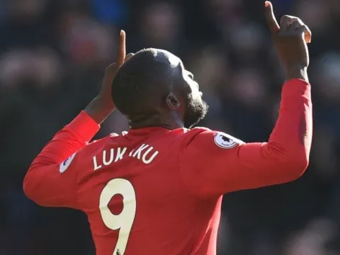 Sút tung lưới Swansea, Lukaku lập cột mốc ấn tượng