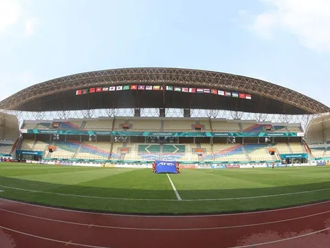 Cận cảnh sân Wibawa Mukti nới diễn ra trận đấu U23 Việt Nam vs Pakistan