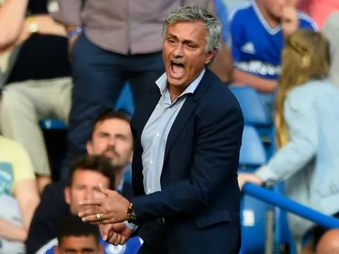 Swansea sắp rớt hạng, lỗi ở.... Mourinho