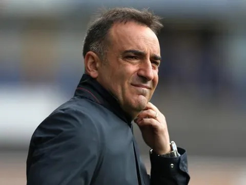 Swansea và trò bẩn với Southampton trước trận chiến trụ hạng