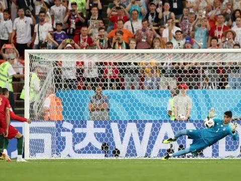 'Quả là một gã hề luôn bắt chước Messi'