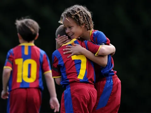 Tài năng đặc biệt của sao trẻ Xavi Simons (Barcelona)