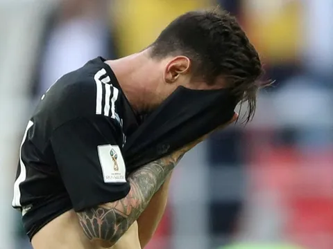 Tại sao Lionel Messi sút trượt penalty?