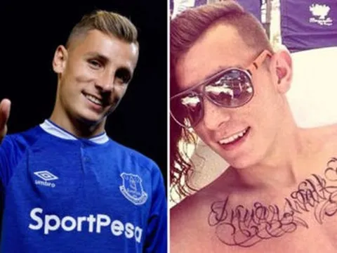 Tân binh Everton bị chỉ trích vì có hình xăm giống... khẩu hiệu của Liverpool