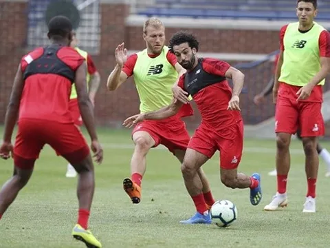 Tân binh Liverpool căng thẳng nghe giáo huấn của Klopp