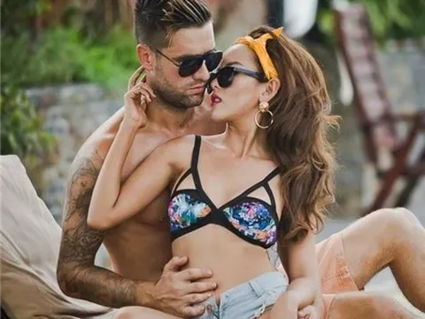 Van Bakel nói về lần đầu tiên làm “chuyện ấy” cùng DJ Myno