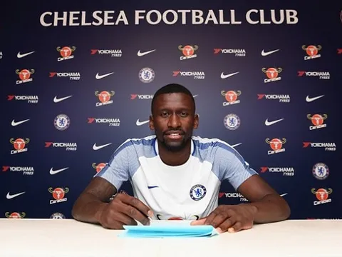 Tân binh 'xịn' Antonio Rudiger rạng rỡ ra mắt Chelsea