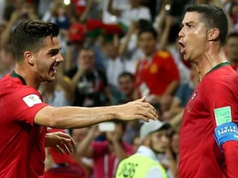 Tăng cường hỏa lực, ông lớn Tây Ban Nha nhắm mua "sư đệ" Ronaldo
