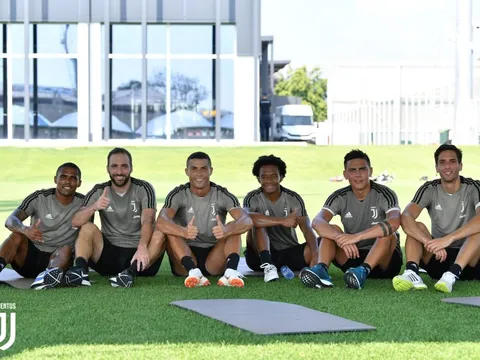 Tập buổi đầu cùng Juve, Ronaldo vẫn giữ thói quen kinh điển ở Real Madrid