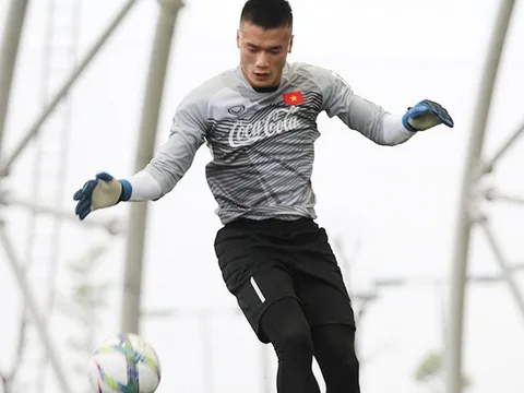 Bùi Tiến Dũng mắc nhiều sai sót kỹ thuật trong màu áo Olympic Việt Nam