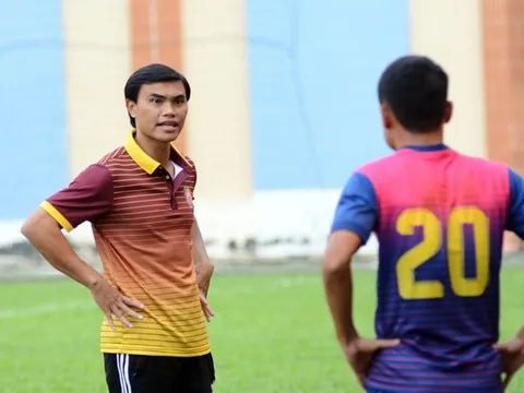 'HLV Tài Em sẽ trưởng thành trên băng ghế chỉ đạo'