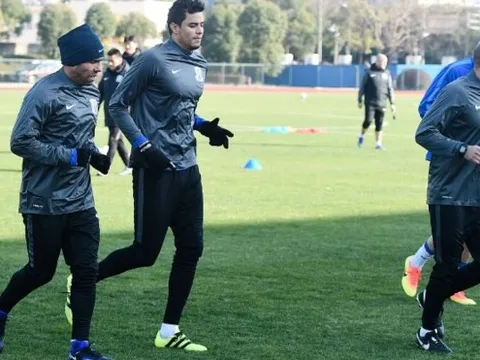 'Báo động, Tevez bị quên lãng'