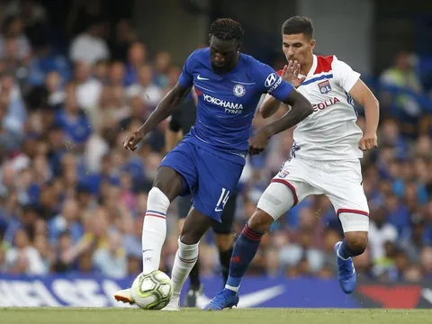 'Thảm họa' của Chelsea thất vọng ra mặt với HLV Maurizio Sarri