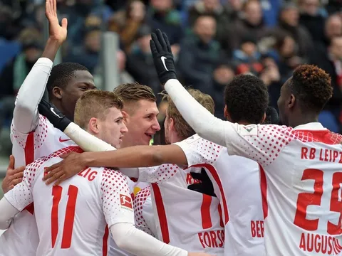 Thắng kịch tính, Leipzig trở lại nhóm dự Champions League