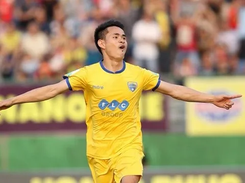 Thắng cách biệt 2-0, FLC Thanh Hóa đặt một chân vào Bán kết