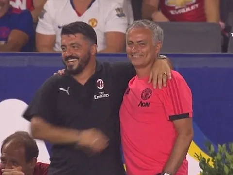 Thấy học trò đá hỏng, Gattuso xin Mourinho đá phạt đền