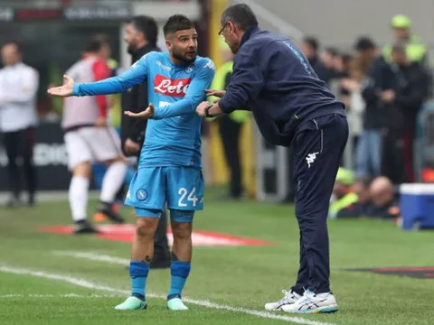 Thầy trò Sarri 'tranh cãi' trong ngày Napoli chia điểm với Milan