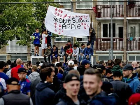Thế giới bóng đá tiếc thương sao trẻ Ajax