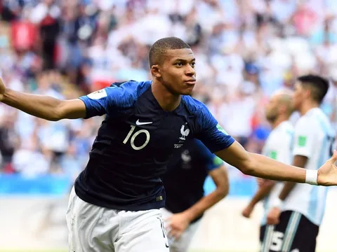 Thi đấu như Ronaldo ‘béo’, Mbappe khiến Messi mất hút