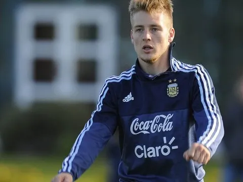 Thiên nga trắng muốn gây SỐC với nhạc trưởng U20 Argentina