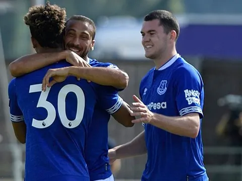 Thủ môn bỏ cuộc vì đội nhà thua... 22-0 trước Everton