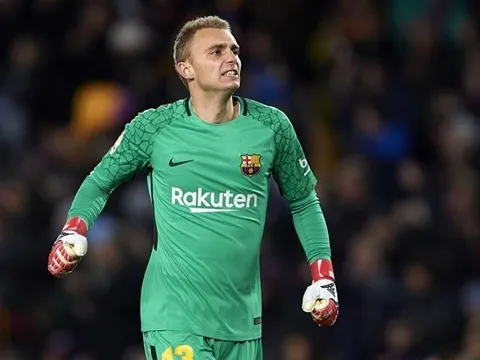Thủ thành "siêu dự bị" của Barca bỗng trở nên đắt hàng