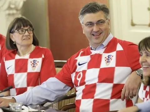 Thủ tướng Croatia đích thân chúc mừng đội bóng