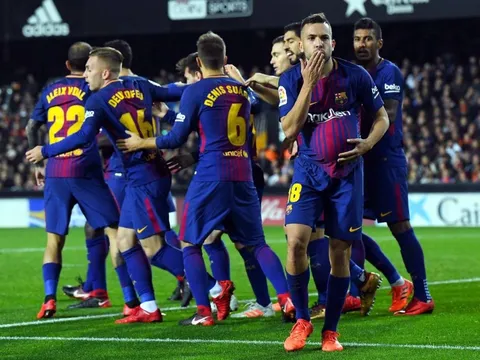 Thua đau ở Champions League, Barca vẫn có mùa giải tuyệt vời