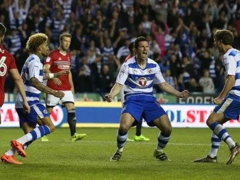 Thua Reading bởi quả penalty tranh cãi, Fulham chấm dứt giấc mơ thăng hạng