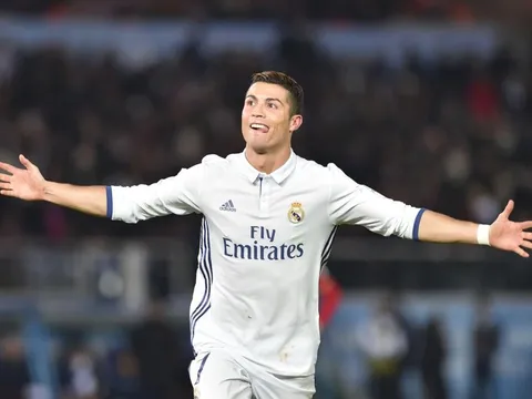 Thương vụ giật gân: Real đấu giá Ronaldo, thách thức cả 'hệ mặt trời'