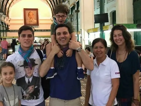 Thuyền trưởng của Milan bất ngờ đến Việt Nam du lịch