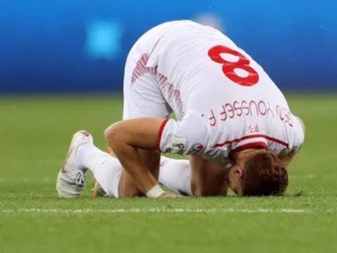 Tiền vệ ĐT Tunisia đi vào lịch sử World Cup