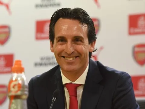 Tiết lộ: Emery "dụ dỗ" người thừa của M.U ngay khi cập bến Arsenal
