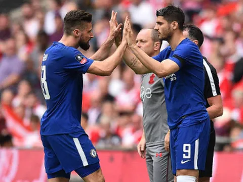 TIẾT LỘ: Lý do Conte chọn Giroud thay vì Morata