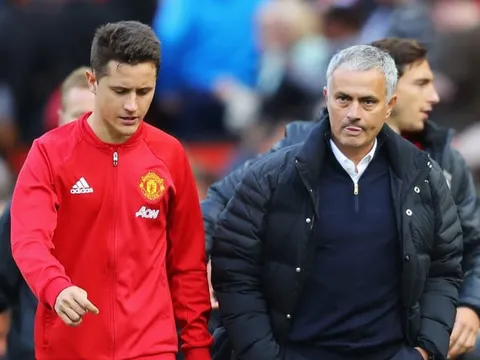 TIẾT LỘ: Thái độ gây sốc của Mourinho ở Man Utd