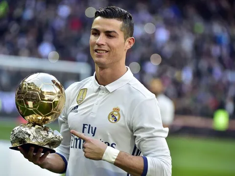 Tiêu điểm chuyển nhượng châu Âu: Rộ tin đồn Ronaldo rời Real, M.U săn hàng Benfica