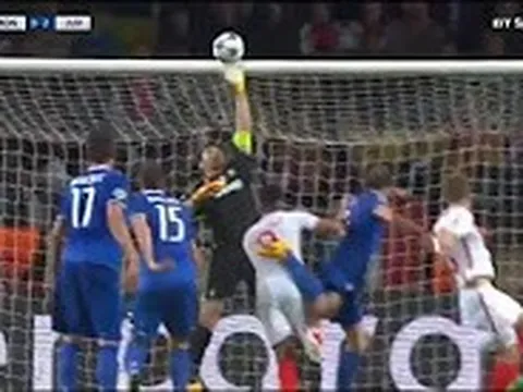 Tình huống cứu thua ảo diệu của Gianluigi Buffon vs Monaco