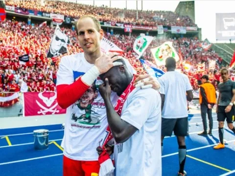 Tới Liverpool, Naby Keita khóc hết nước mắt ngày chia tay RB Leipzig