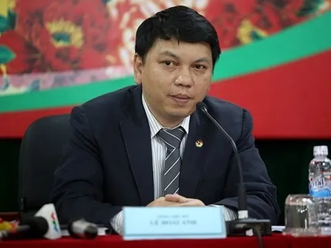 Điểm tin bóng đá Việt Nam tối 18/05: VFF lên tiếng bản quyền World Cup 2018; Thầy Park vi hành ở Thống Nhất
