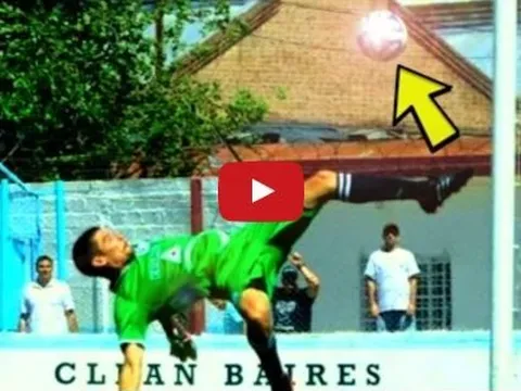 Top 10 pha cứu thua có 1-0-2 của các thủ môn