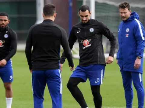 Tottenham trượt chân, thầy trò Conte như được thổi luồng gió mới trên sân tập