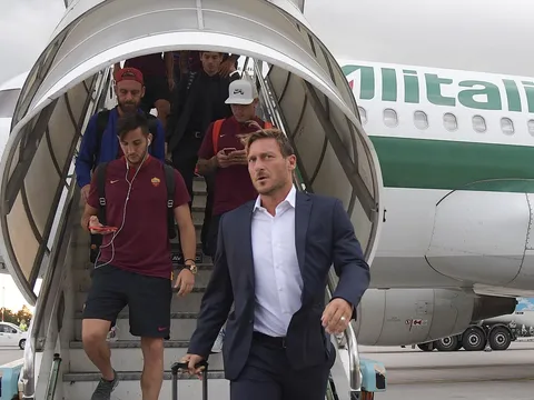 Totti 'dắt' đàn em đến Bergamo, chuẩn bị khai chiến