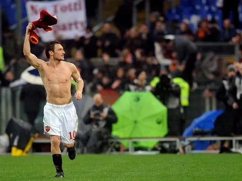 Totti và những cột mốc 'đỉnh' trong 25 năm sự nghiệp tại Roma
