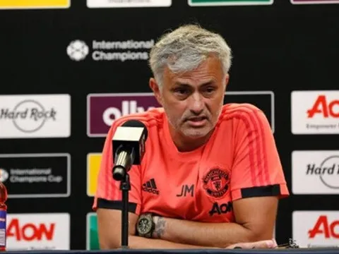 Trận thảm bại trước Liverpool là thông điệp của Jose Mourinho